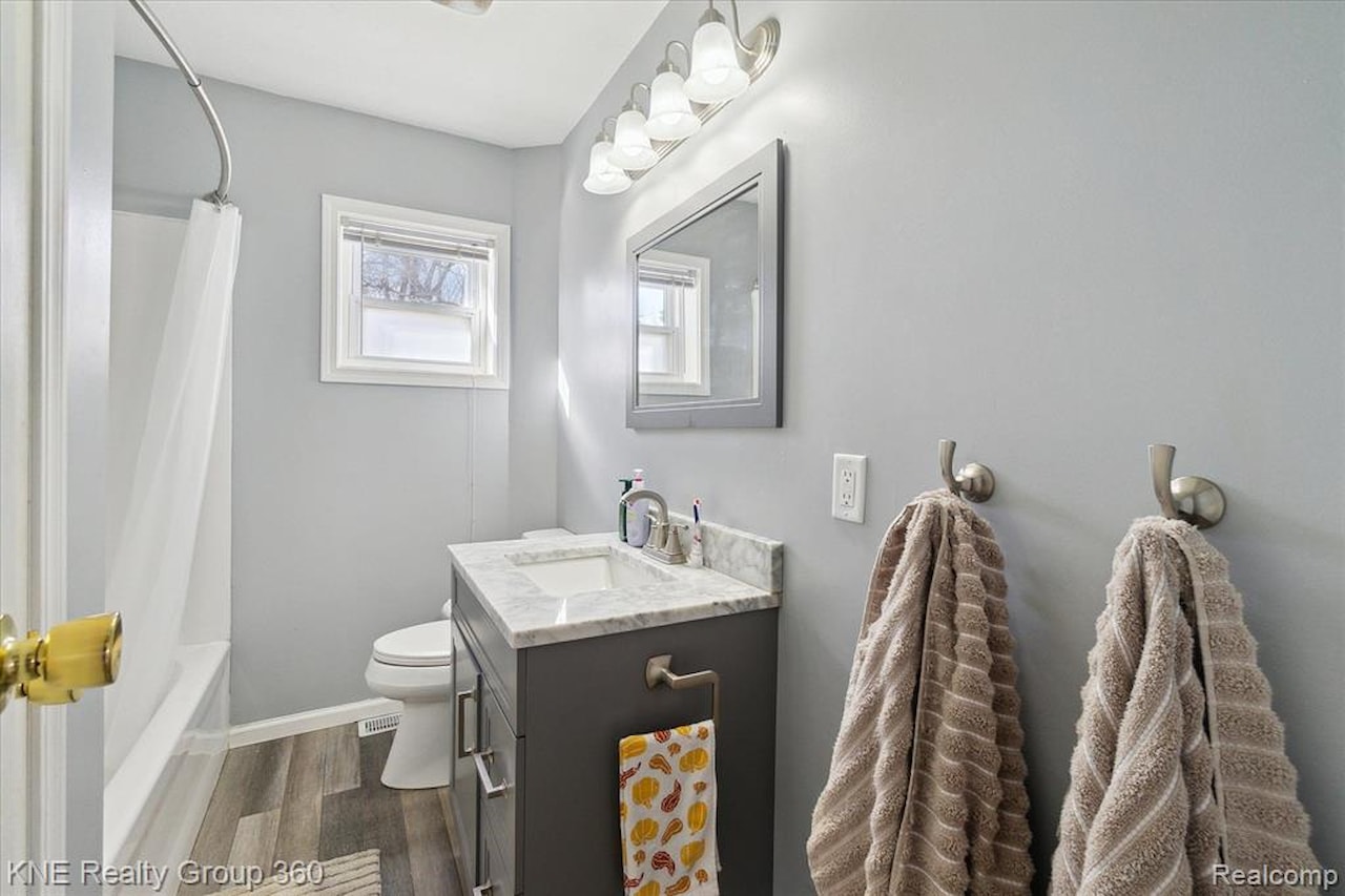 305 W Grand Ave in Mt. Pleasant, MI Photo 13
