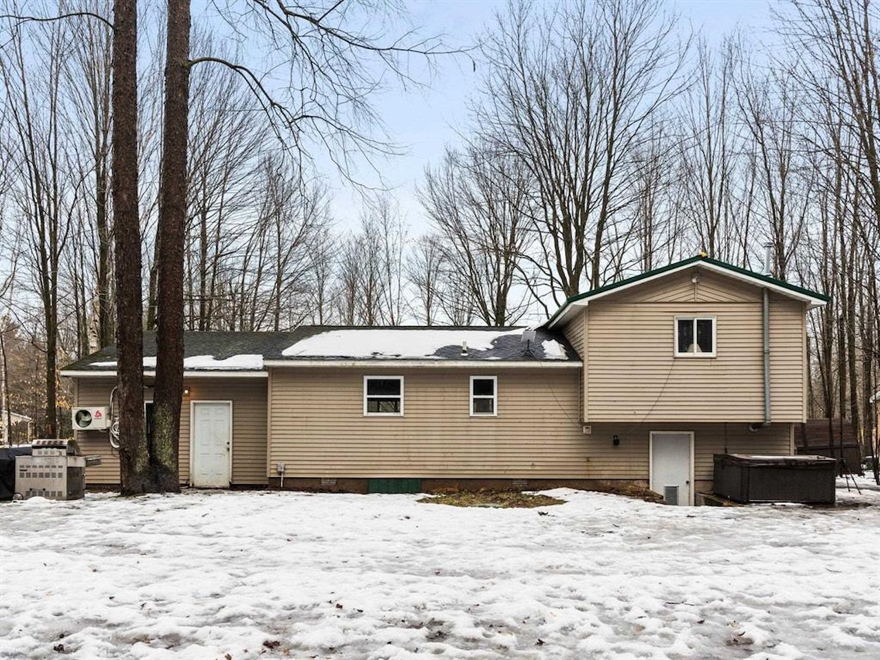 4891 Fell Dr in Marion Twp, MI Photo 2