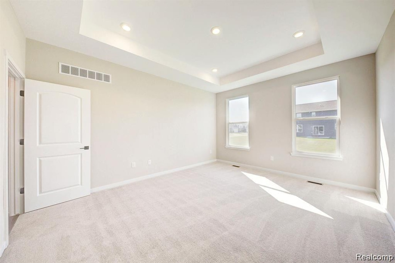 308 Mcdowell Dr in Marion Twp, MI Photo 16