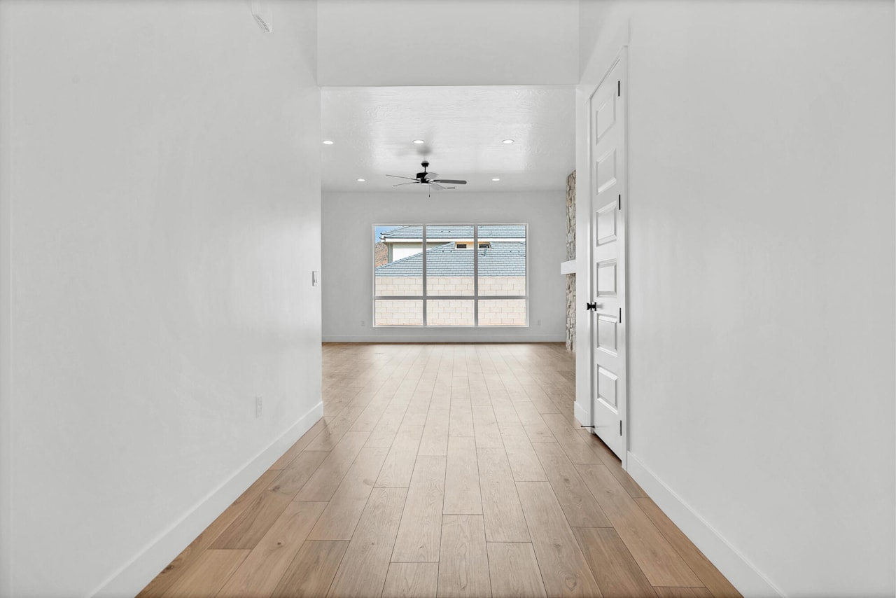 1279 E Libra ST Washington, UT 84780 home for sale, MLS#25-259417 - Erika Rogers Photo 5