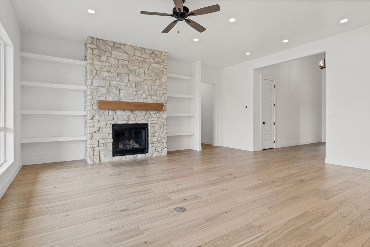 1279 E Libra ST Washington, UT 84780 home for sale, MLS#25-259417 - Erika Rogers Photo 9