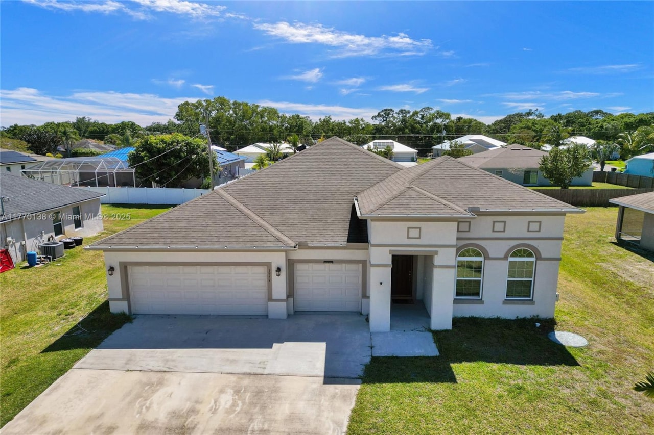 Apple - ST@様 1957 SW Logan St, Port St. Lucie, FL 34953 | MLS# A11770138