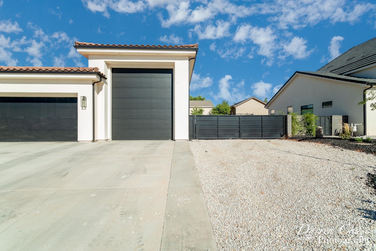 3169 S Pecos DR Washington, UT 84780 home for sale, MLS#25-259680 - Erika Rogers Photo 4