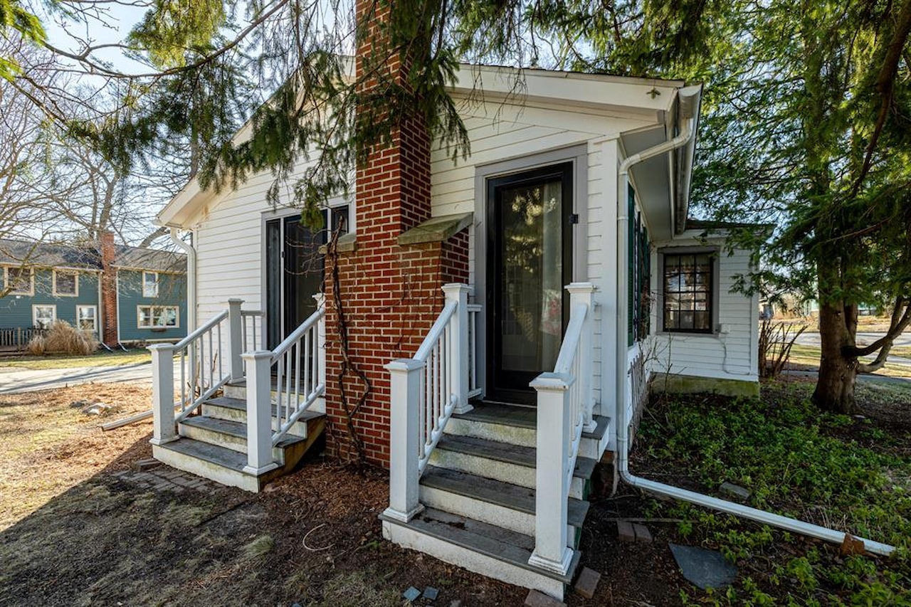 303 E Middle St in Chelsea, MI Photo 5