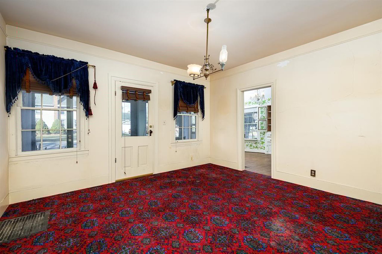 303 E Middle St in Chelsea, MI Photo 9