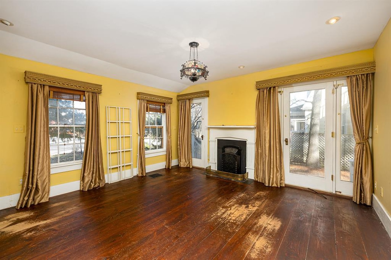 303 E Middle St in Chelsea, MI Photo 13