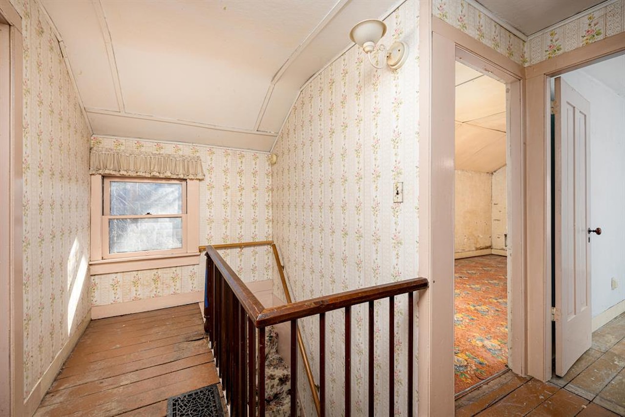 303 E Middle St in Chelsea, MI Photo 17