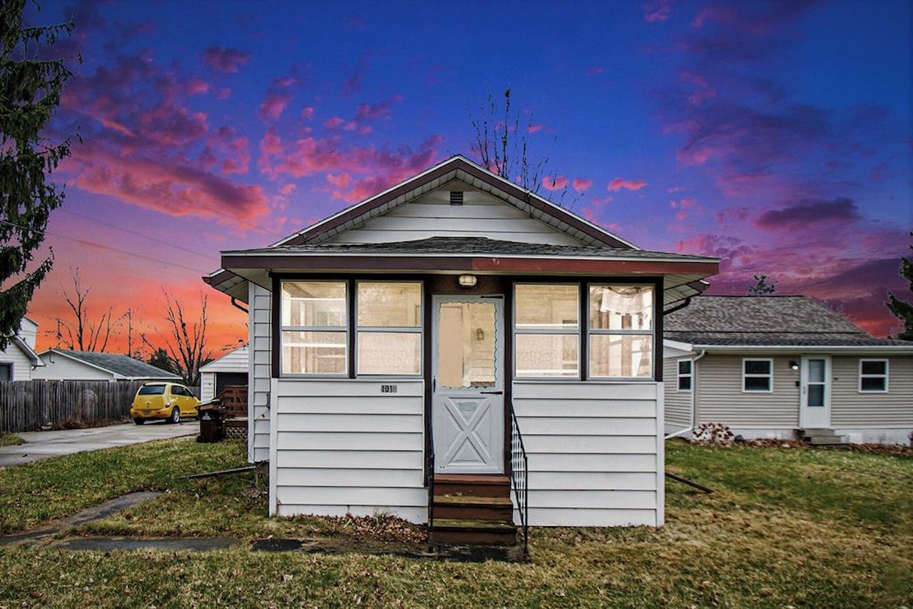 1015 Pearl St in Dewitt Twp, MI Photo 11