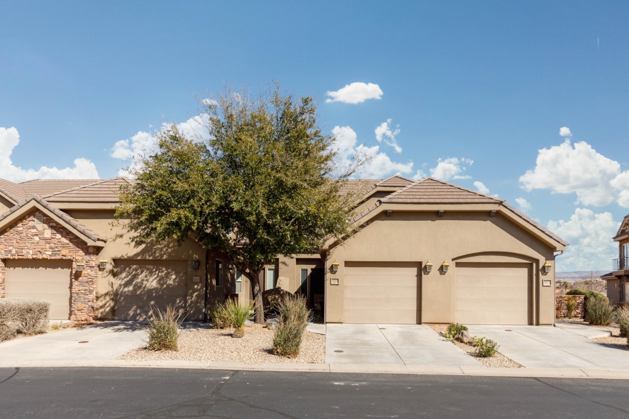 2020 N Pebble Beach DR Washington, UT 84780 home for sale, MLS#25-259597 - Erika Rogers Photo 3