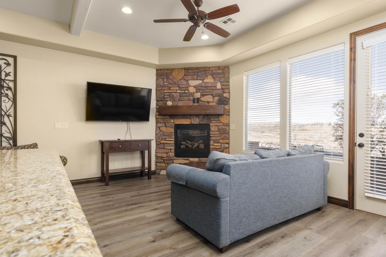 2020 N Pebble Beach DR Washington, UT 84780 home for sale, MLS#25-259597 - Erika Rogers Photo 6