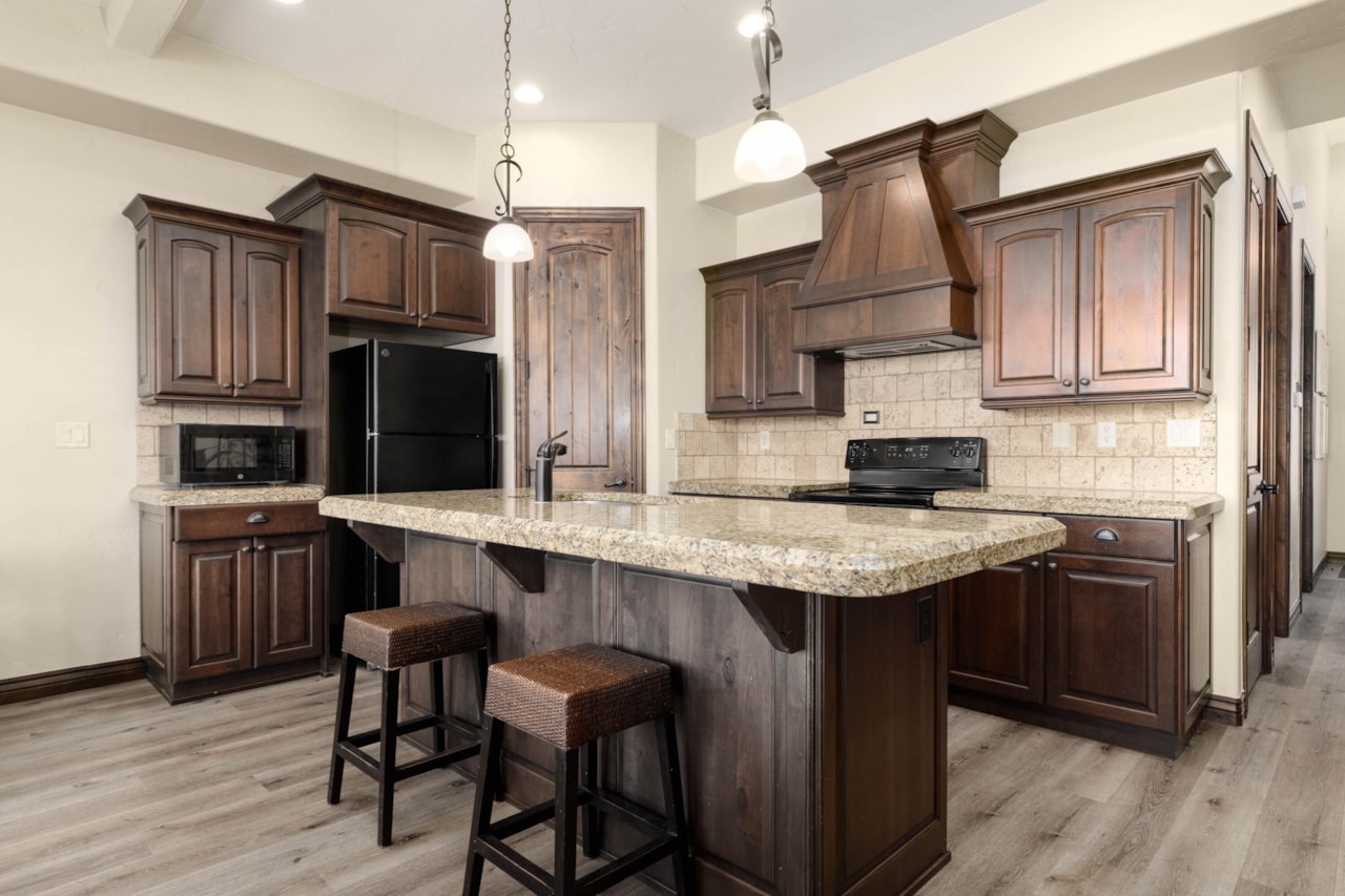 2020 N Pebble Beach DR Washington, UT 84780 home for sale, MLS#25-259597 - Erika Rogers Photo 8