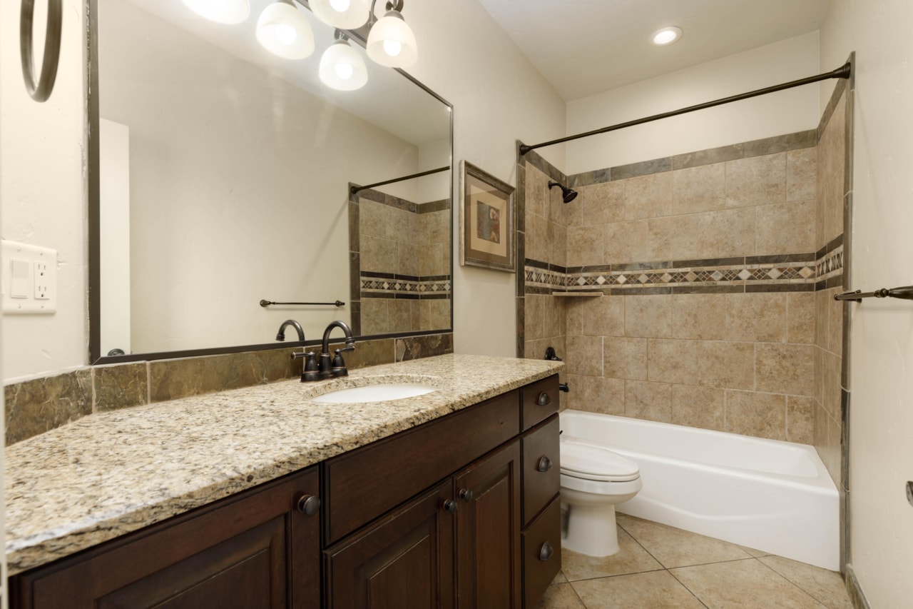 2018 N Pebble Beach DR Washington, UT 84780 home for sale, MLS#25-259540 - Erika Rogers Photo 21