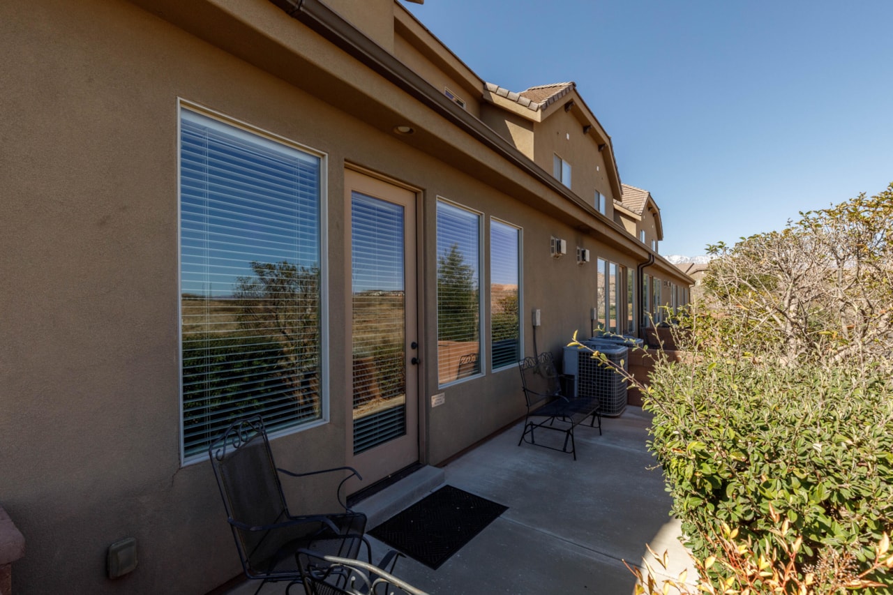 2020 N Pebble Beach DR Washington, UT 84780 home for sale, MLS#25-259597 - Erika Rogers Photo 24