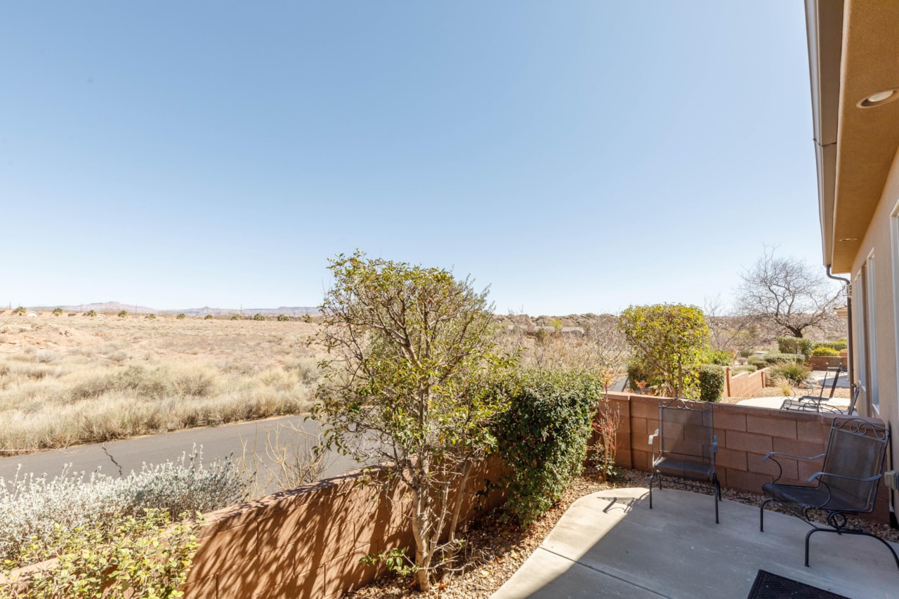 2020 N Pebble Beach DR Washington, UT 84780 home for sale, MLS#25-259597 - Erika Rogers Photo 25