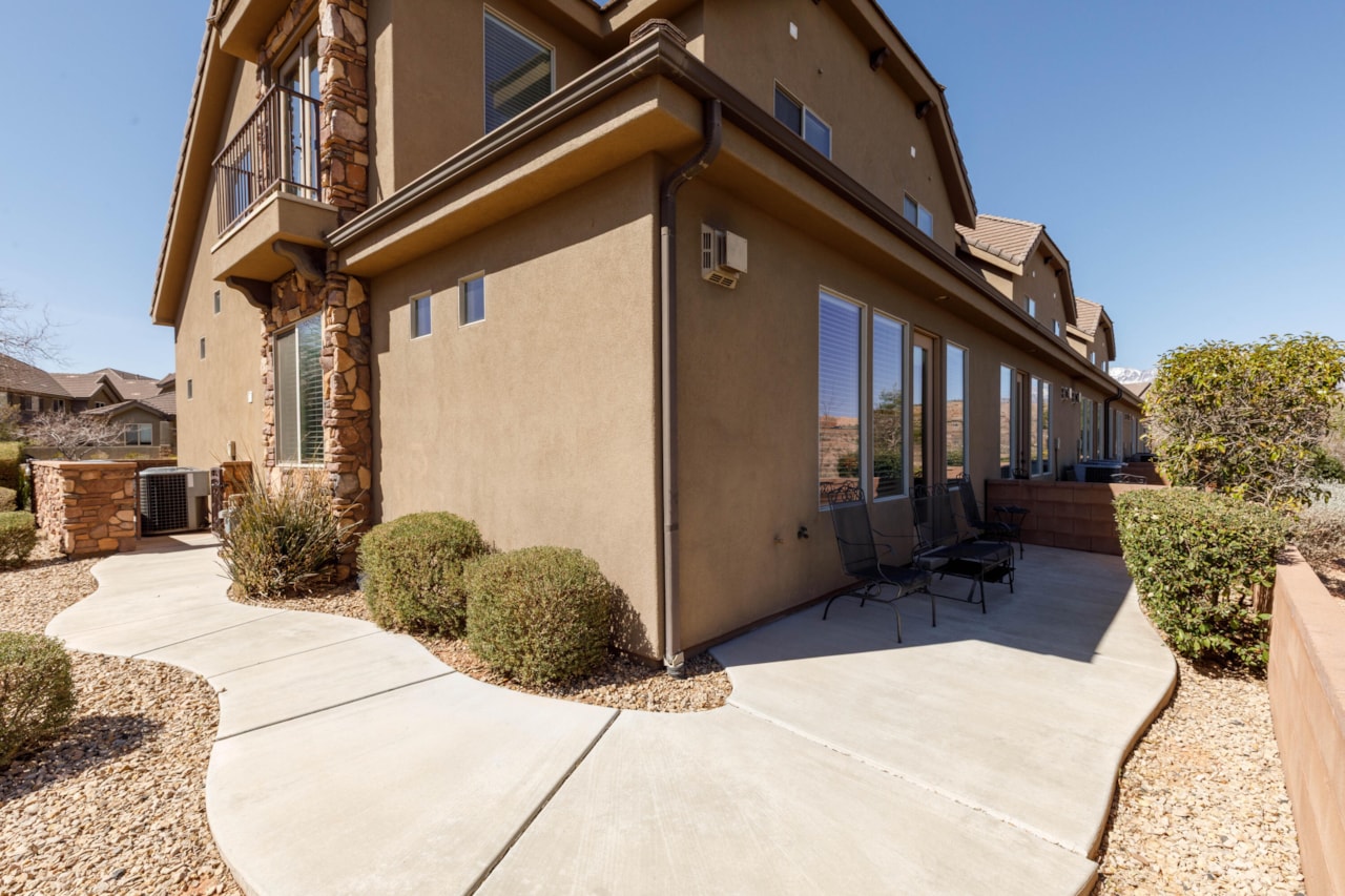 2018 N Pebble Beach DR Washington, UT 84780 home for sale, MLS#25-259540 - Erika Rogers Photo 23