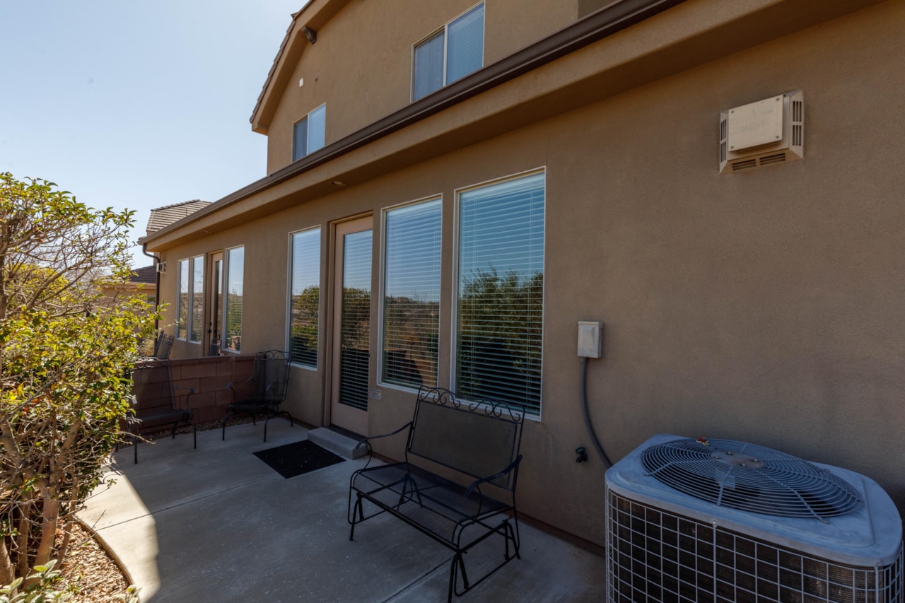 2020 N Pebble Beach DR Washington, UT 84780 home for sale, MLS#25-259597 - Erika Rogers Photo 26