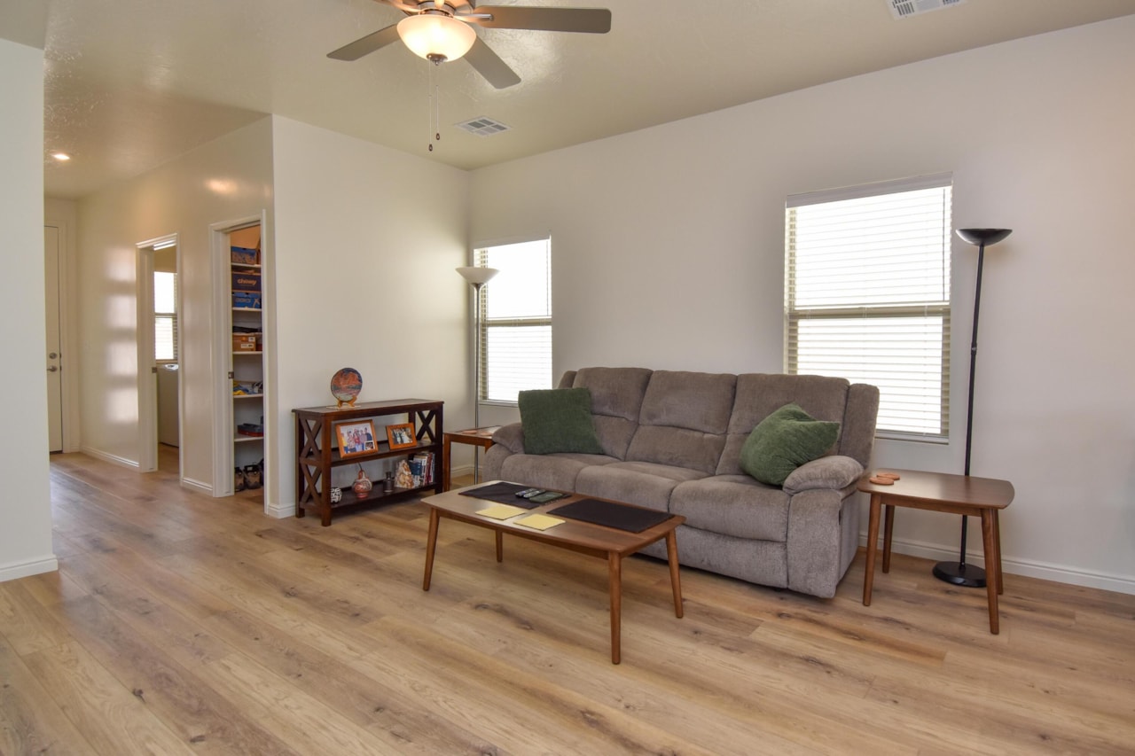 363 S Deep Creek DR Washington, UT 84780 home for sale, MLS#25-260139 - Erika Rogers Photo 7