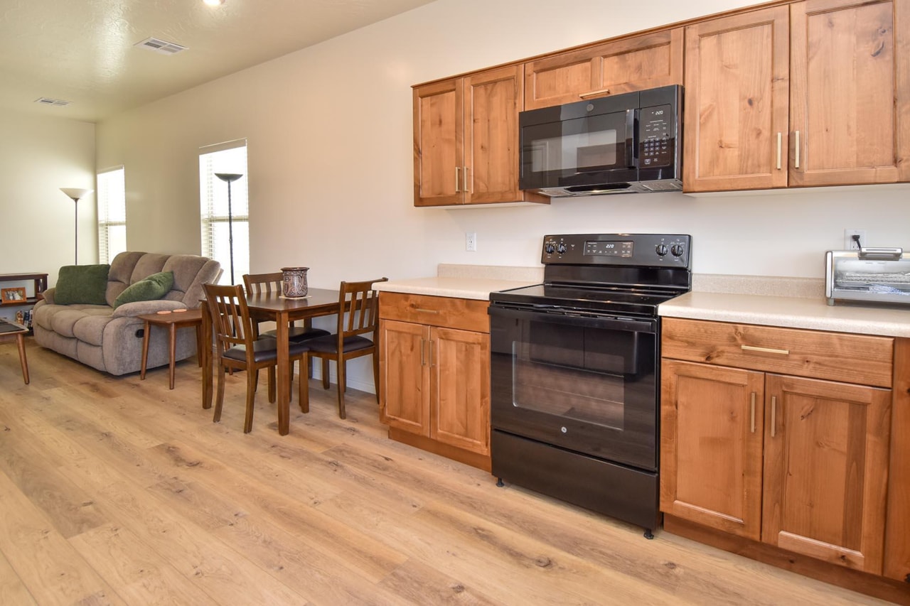 363 S Deep Creek DR Washington, UT 84780 home for sale, MLS#25-260139 - Erika Rogers Photo 10