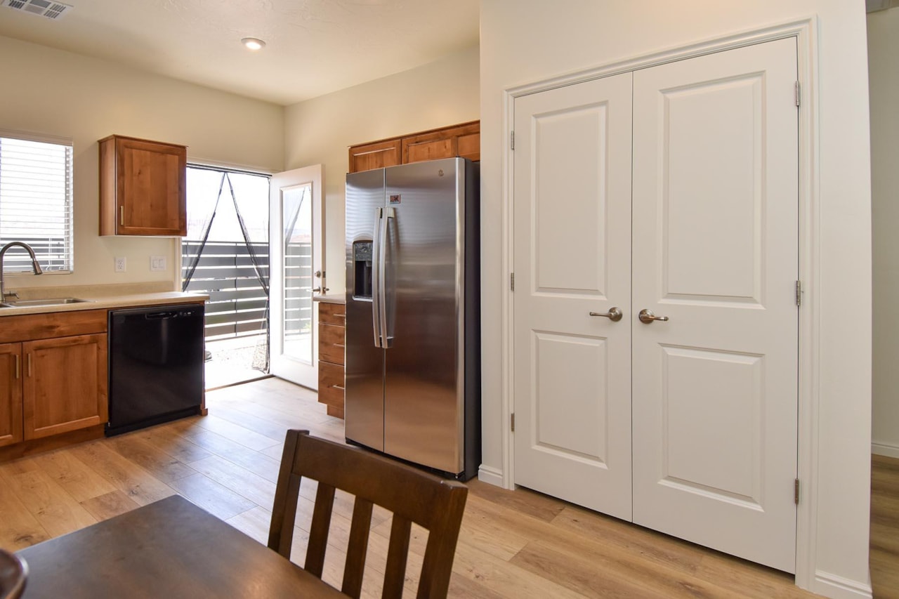 363 S Deep Creek DR Washington, UT 84780 home for sale, MLS#25-260139 - Erika Rogers Photo 12