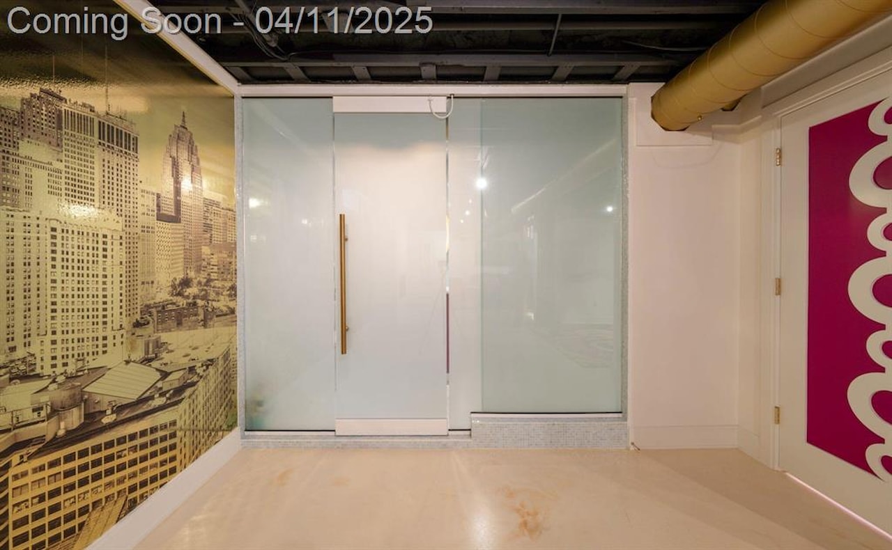 523 Renshaw St in Rochester, MI Photo 17