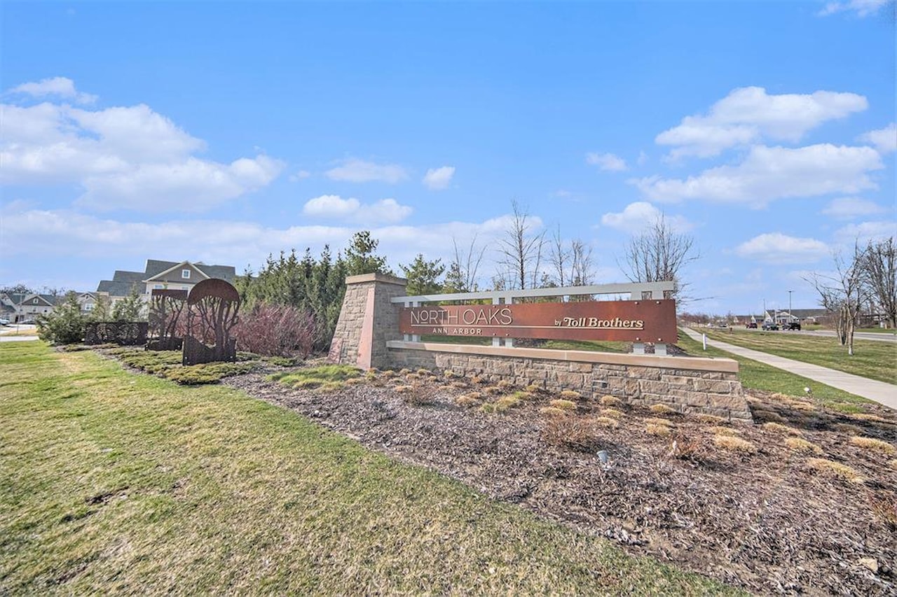 3092 N Spurway Dr in Ann Arbor, MI Photo 42