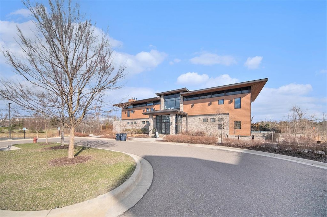 3092 N Spurway Dr in Ann Arbor, MI Photo 43