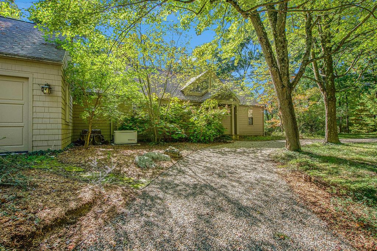 9220 Glenbrook Rd in Dexter Twp, MI Photo 46