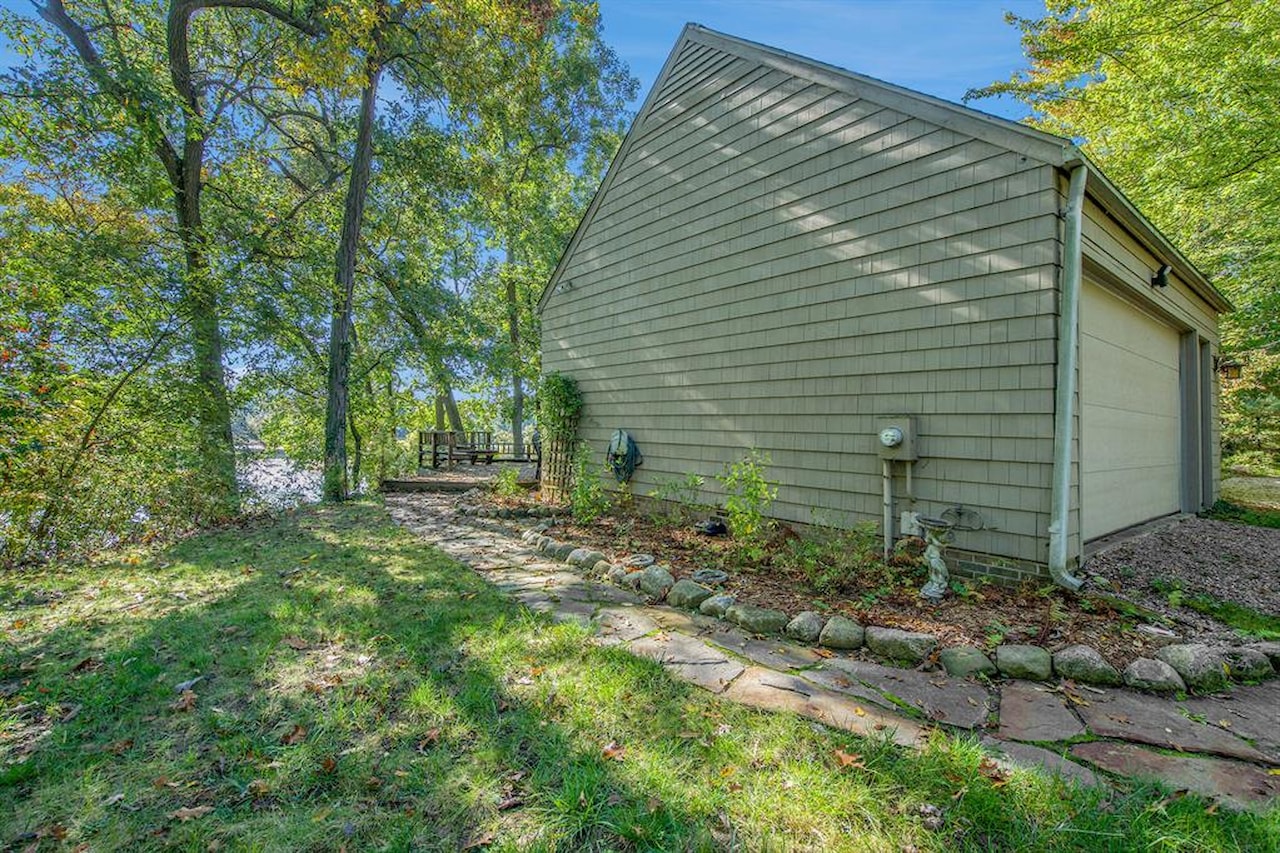 9220 Glenbrook Rd in Dexter Twp, MI Photo 47
