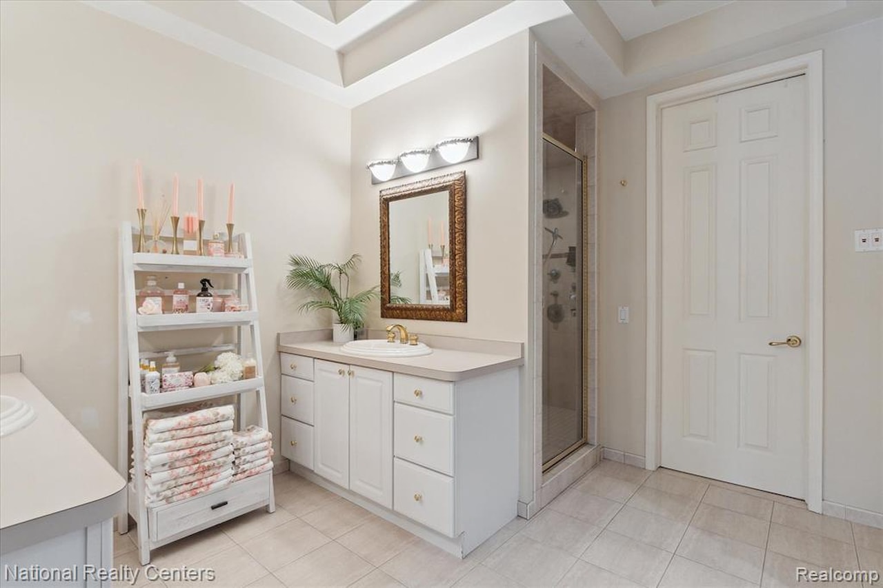 1449 Gleneagles in Highland Twp, MI Photo 19