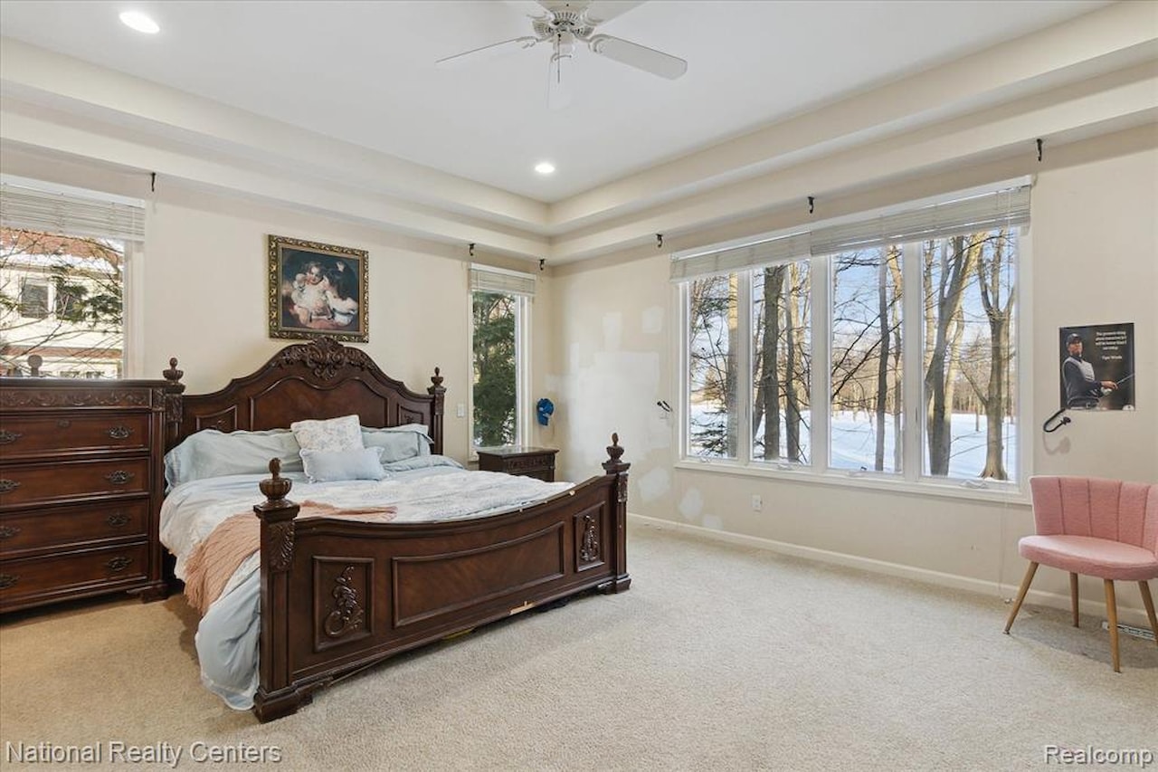 1449 Gleneagles in Highland Twp, MI Photo 18
