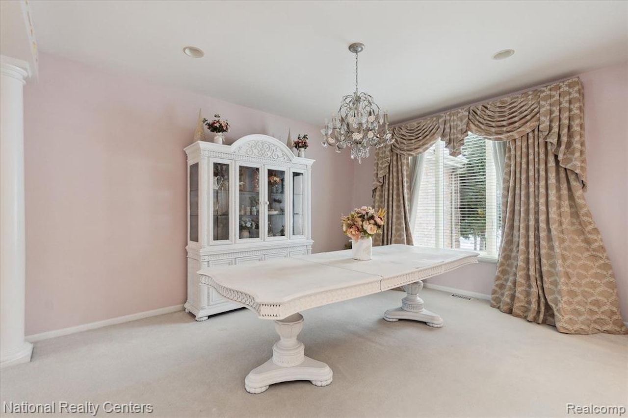 1449 Gleneagles in Highland Twp, MI Photo 21