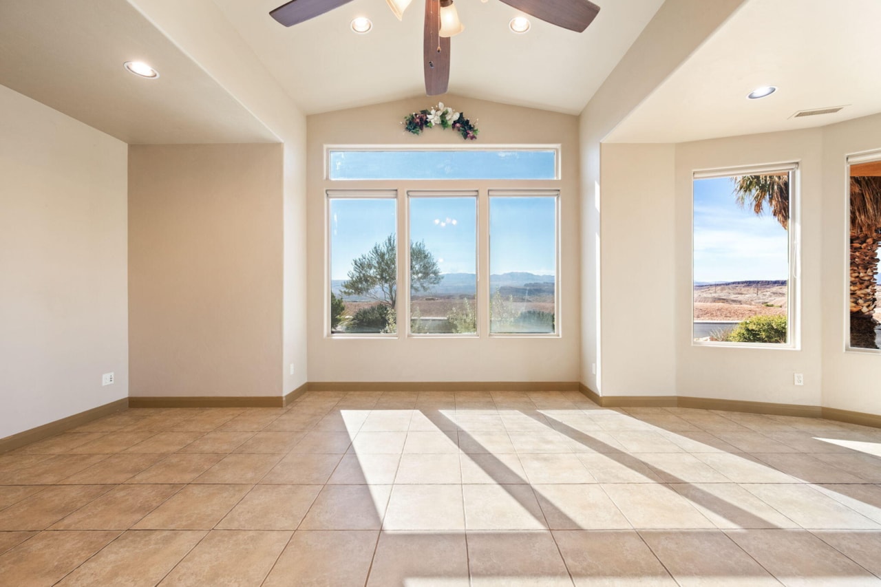 3523 Desert Hills DR St George, UT 84790 home for sale, MLS#25-258423 - Erika Rogers Photo 8