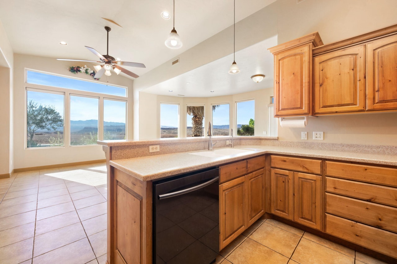 3523 Desert Hills DR St George, UT 84790 home for sale, MLS#25-258423 - Erika Rogers Photo 12