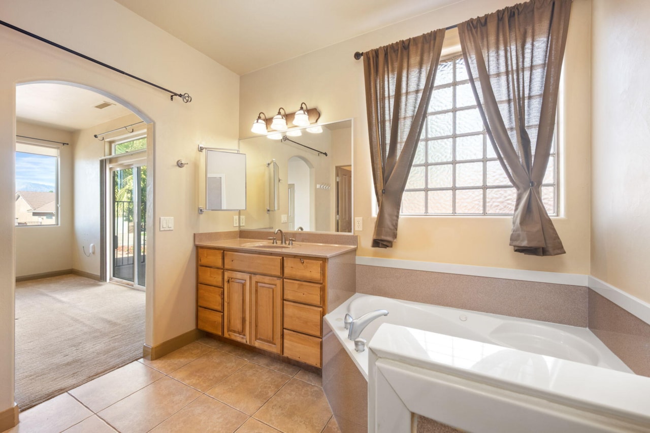 3523 Desert Hills DR St George, UT 84790 home for sale, MLS#25-258423 - Erika Rogers Photo 19