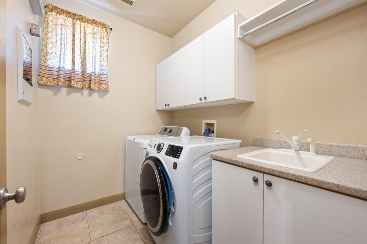 3523 Desert Hills DR St George, UT 84790 home for sale, MLS#25-258423 - Erika Rogers Photo 25