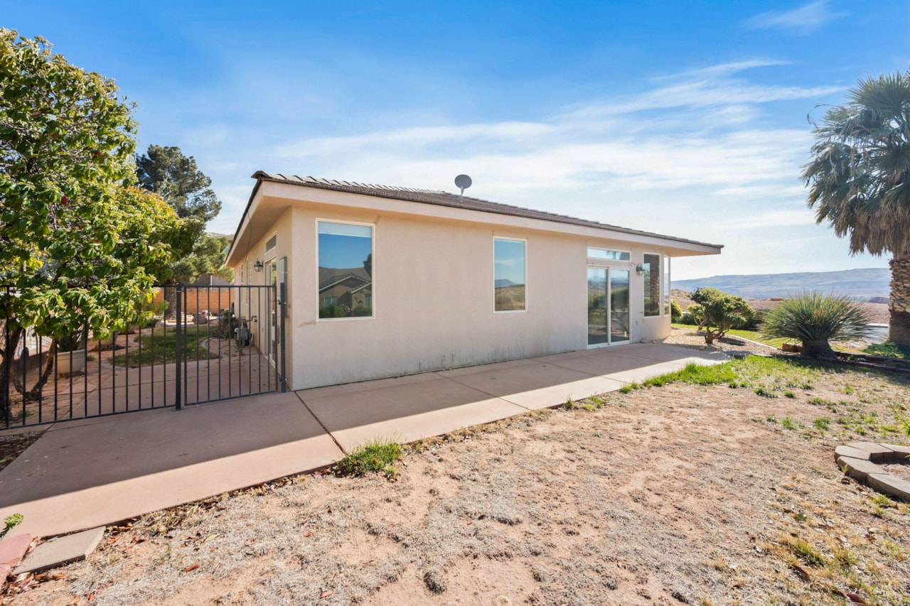 3523 Desert Hills DR St George, UT 84790 home for sale, MLS#25-258423 - Erika Rogers Photo 27
