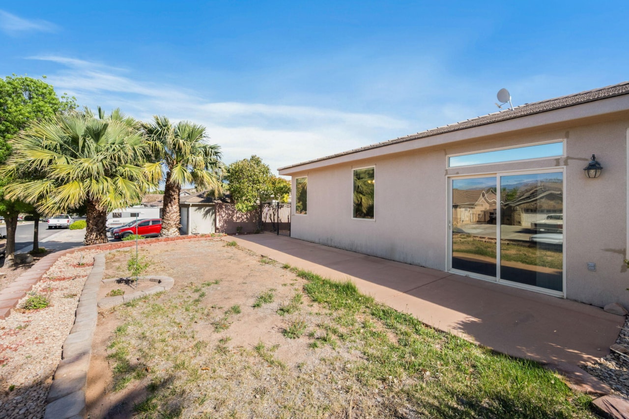 3523 Desert Hills DR St George, UT 84790 home for sale, MLS#25-258423 - Erika Rogers Photo 28
