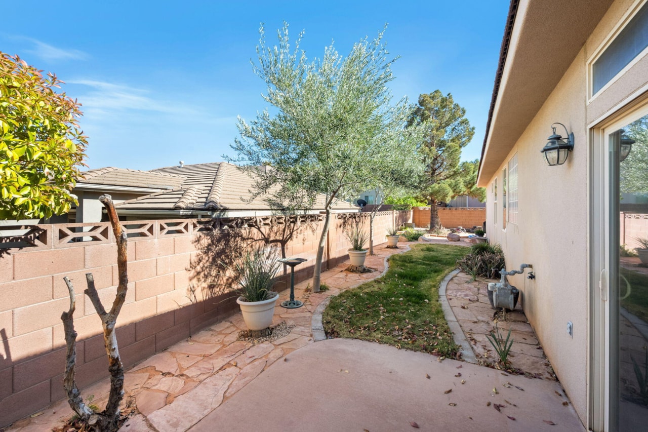 3523 Desert Hills DR St George, UT 84790 home for sale, MLS#25-258423 - Erika Rogers Photo 29