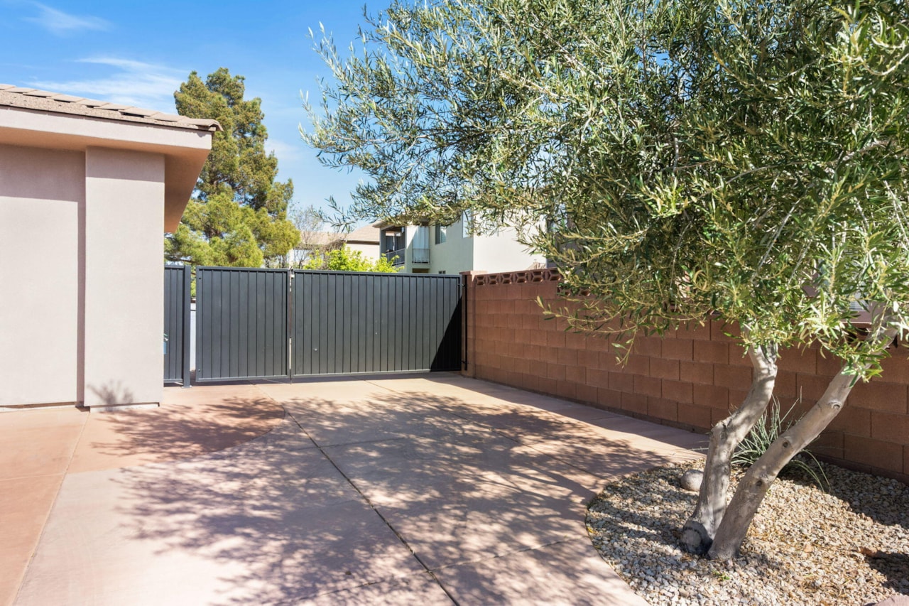 3523 Desert Hills DR St George, UT 84790 home for sale, MLS#25-258423 - Erika Rogers Photo 34