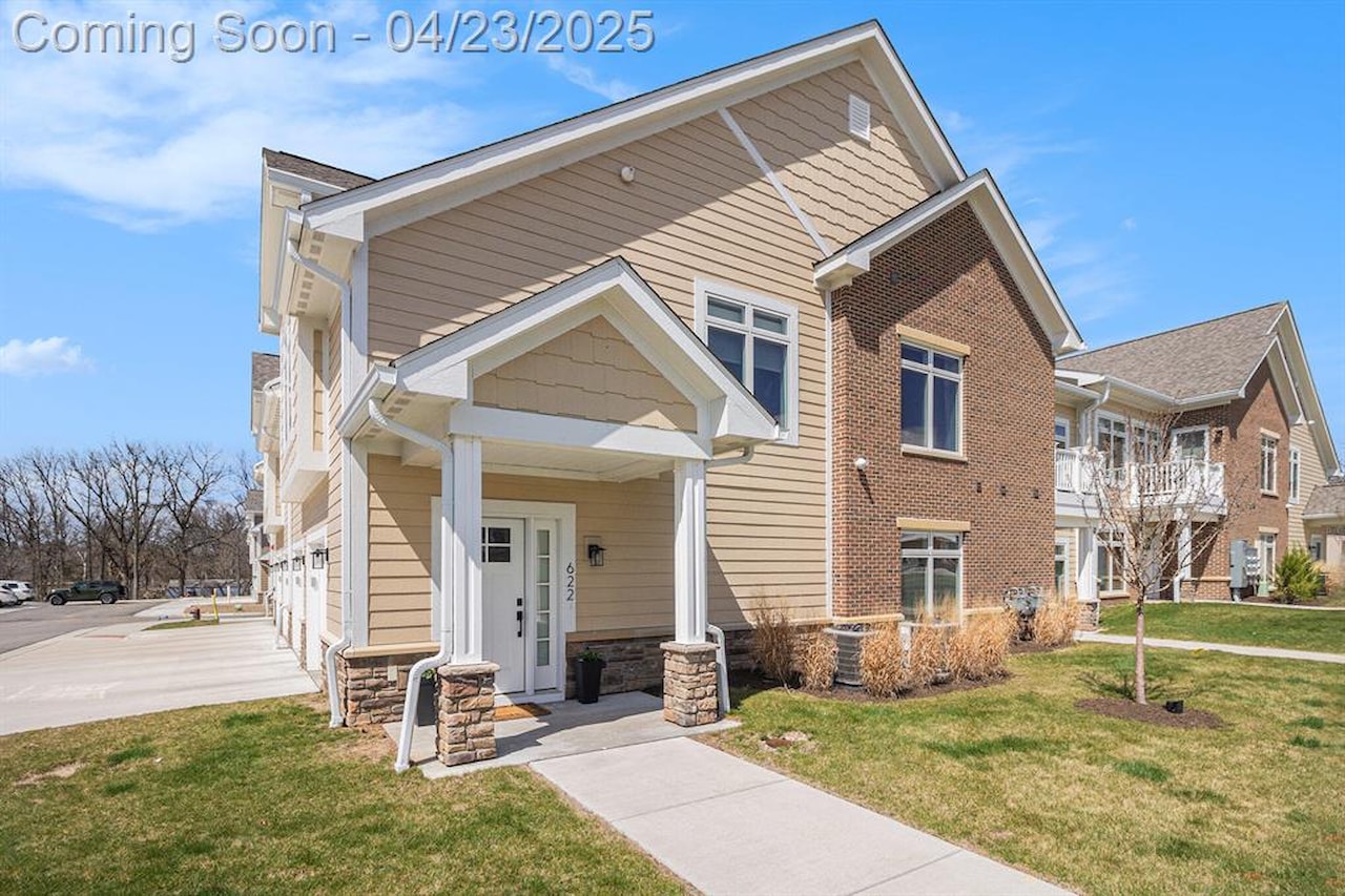622 Boardwalk Ln in Dexter, MI