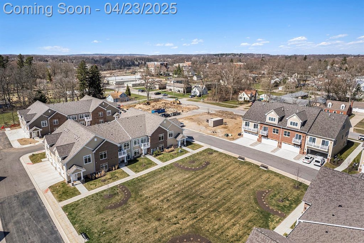 622 Boardwalk Ln in Dexter, MI Photo 28
