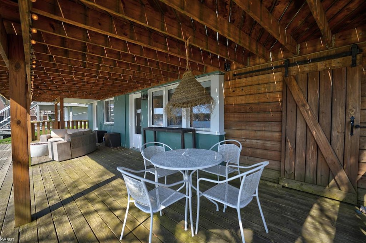 14252 Dartmouth Dr in Fenton Twp, MI Photo 17