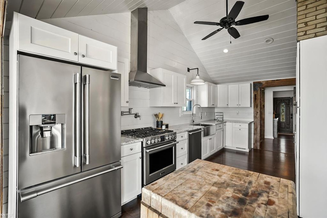 14252 Dartmouth Dr in Fenton Twp, MI Photo 20