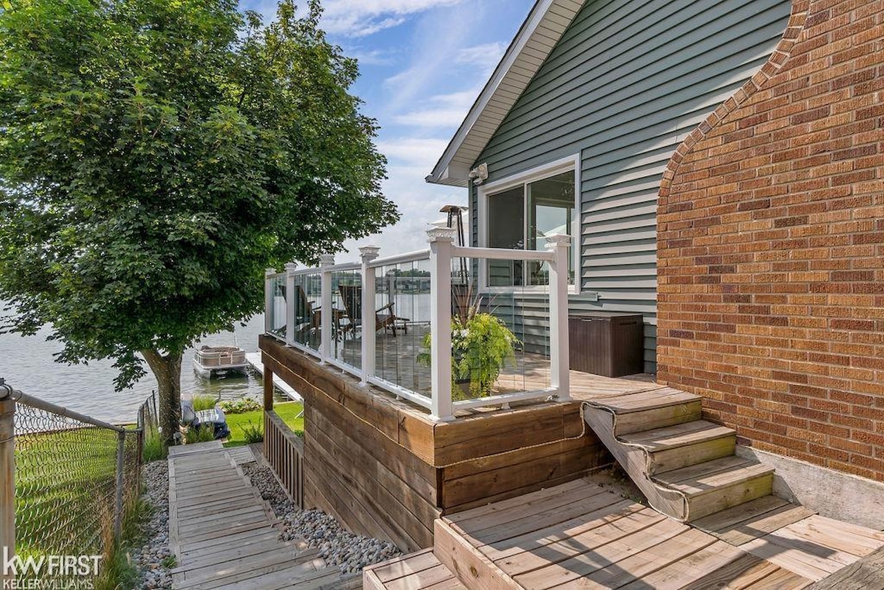 14252 Dartmouth Dr in Fenton Twp, MI Photo 58