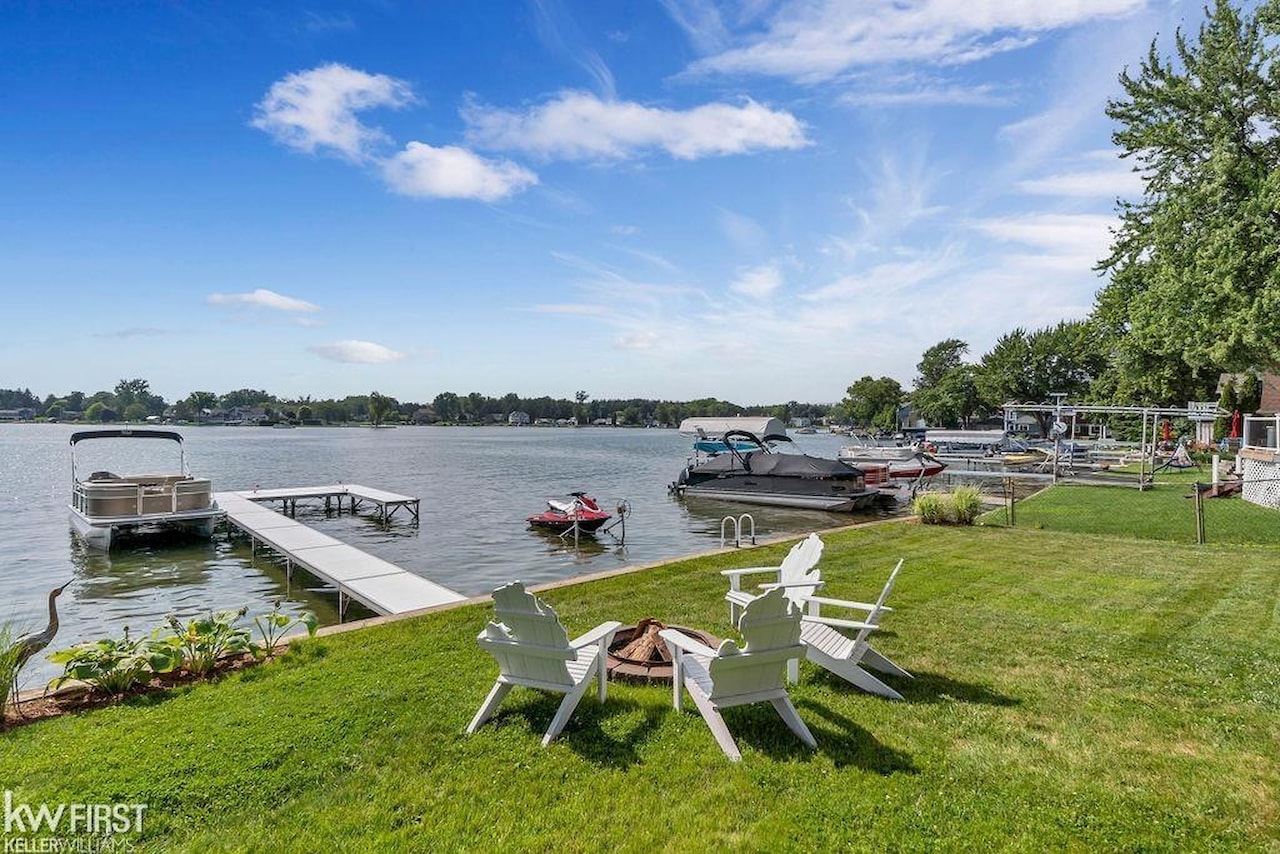 14252 Dartmouth Dr in Fenton Twp, MI Photo 66
