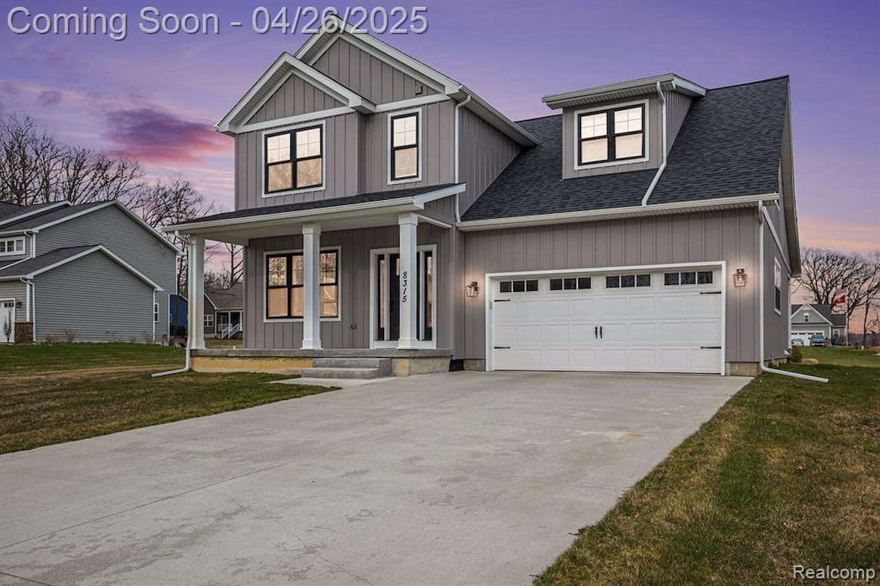 8315 Pleasant Ct in Goodrich Vlg, MI