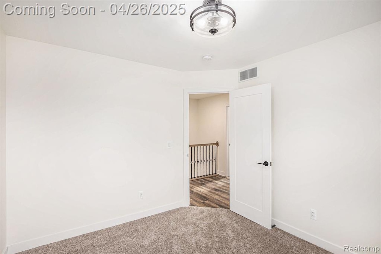 8315 Pleasant Ct in Goodrich Vlg, MI Photo 17