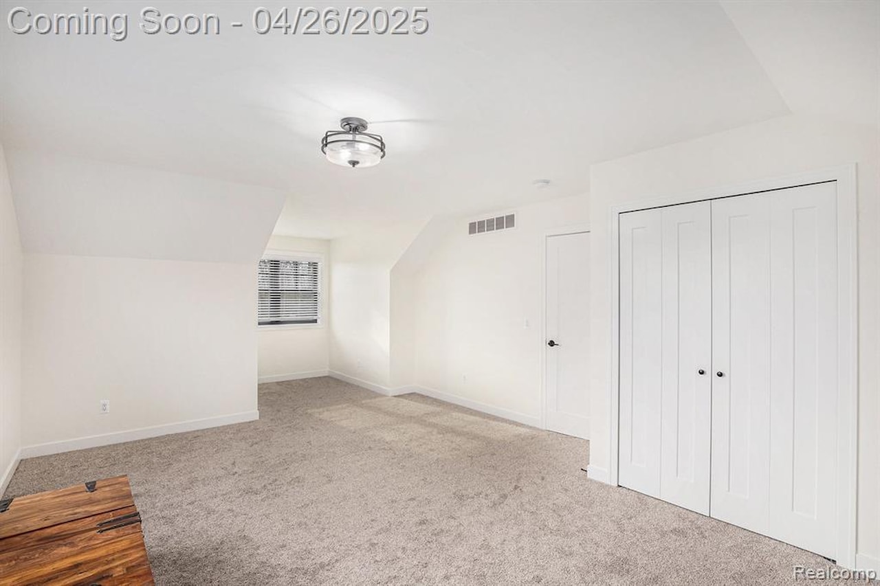 8315 Pleasant Ct in Goodrich Vlg, MI Photo 23