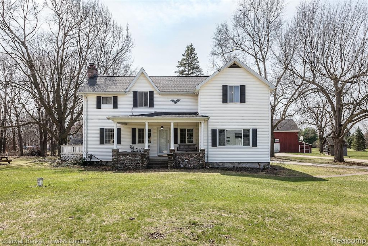 5185 Lobdell Rd in Tyrone Twp, MI