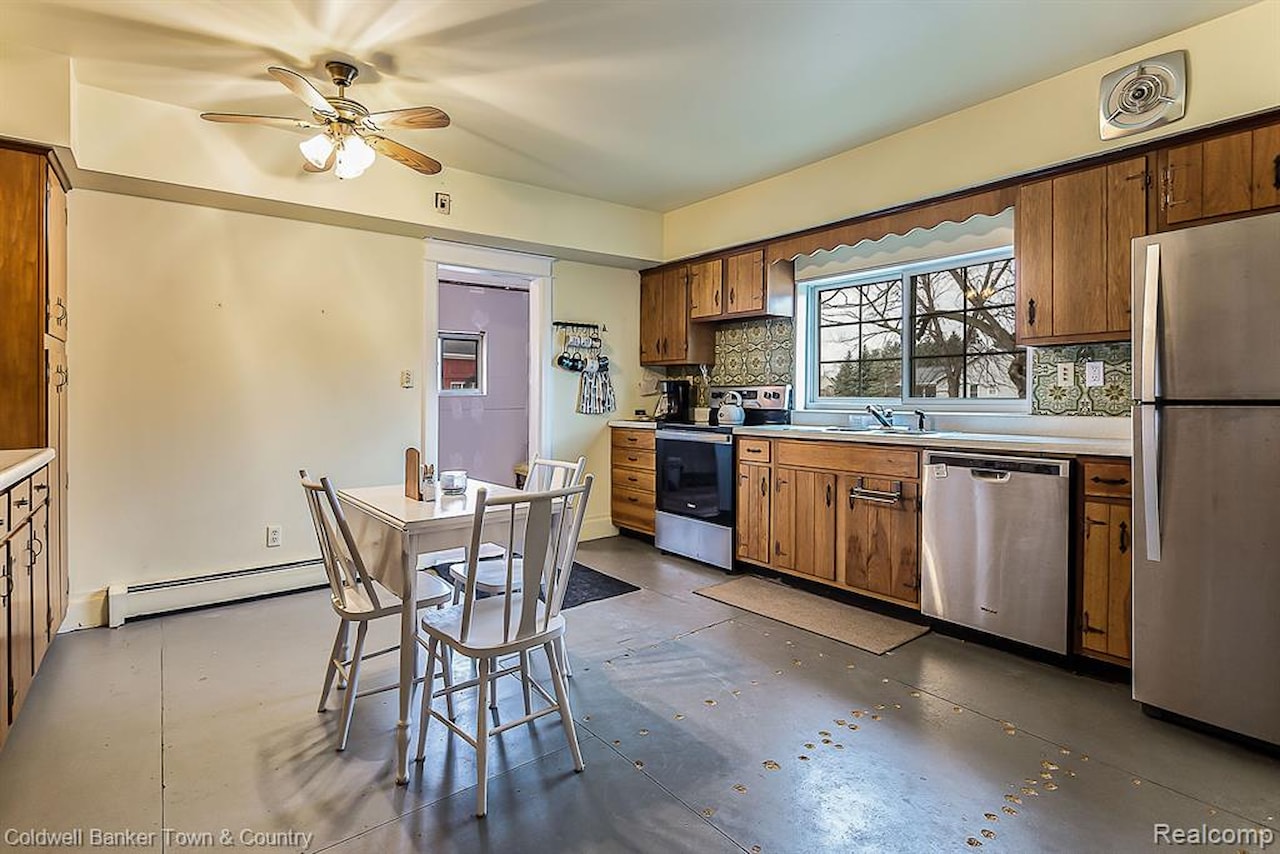 5185 Lobdell Rd in Tyrone Twp, MI Photo 8